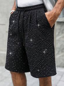 PAVTROS Phong cách đường phố dành cho nam giới trẻ tuổi, sản phẩm đa năng: Quần short nam dáng rộng, cạp chun, đính đá lấp lánh. Thích hợp cho phong cách đường phố, mặc thường ngày, đi chơi cuối tuần, lễ hội âm nhạc, tụ họp bạn bè và các dịp xã hội khác của giới trẻ. Chiếc quần short này là một món đồ đa năng không thể thiếu trong tủ quần áo của phái mạnh, là món quà tuyệt vời dành cho bạn trai hoặc chồng. - màu đen - Xem 1