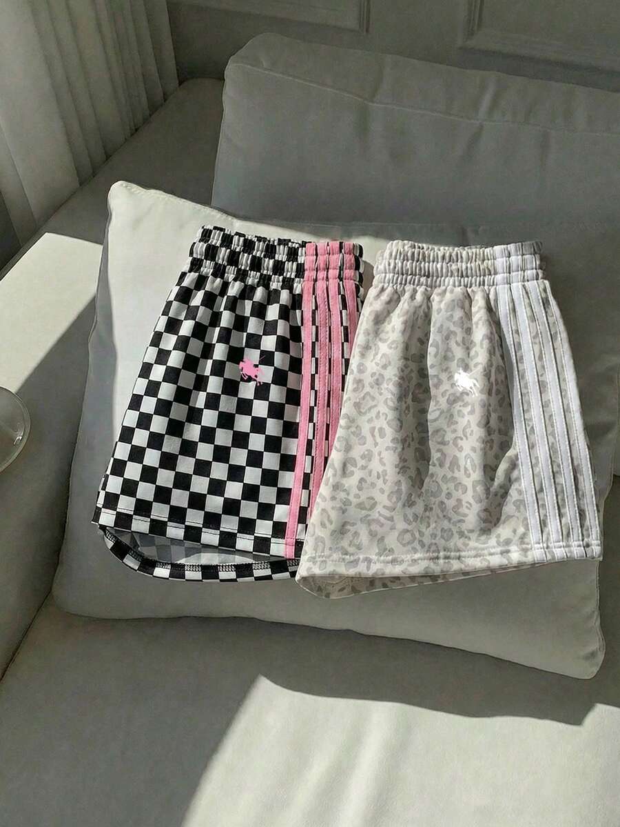 SHEIN EZwear 2026春夏新款豹纹运动马术标志两件套，女士休闲格纹豹纹针织拼接宽松短裤，适合运动爱好者、比赛日、暑假、音乐节、假日季穿着。动物纹两件套短裤，女士舒适短裤，豹纹短裤，女士夏季短裤，休闲条纹短裤 - 彩色 - 查看 1