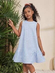 SHEIN 少女休闲家居度假圆领编织经典复古条纹拼接褶皱A字宽松无袖连衣裙，浅蓝色，可搭配母女装 - 淺藍色 - 查看 3