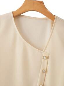 Franclia Camiseta de mujer de unicolor con cuello asimétrico, decoración de perlas y botones, de manga corta, adecuada para uso diario - Albaricoque - Ver 4