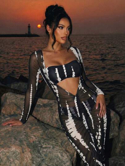 SHEIN Swim طباعة شامل طقم بيكيني & لباس علوي باندو & بيكيني & رباط فستان ساحلي 3قطعات طقم استحم