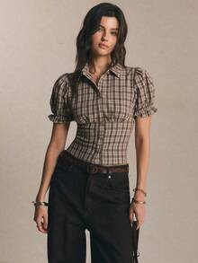 SHEIN x Luisa Sonza Poéselle Áo sơ mi nữ tay ngắn dáng ôm, cài cúc phía trước, họa tiết kẻ caro, thích hợp cho mùa hè. - Màu Khaki - Xem 8