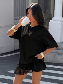 Muchica Plus Size Black Casual Loose Raglan Short Sleeve T-Shirt With Lace Patchwork - Black - View 4