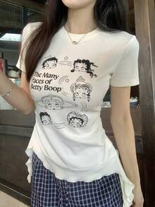 DAZY Camiseta Ajustada de Manga Curta com Estampa de Letra Cartoon, Bainha Assimétrica, Adequada para Uso Casual no Verão - Branco - Visão 4