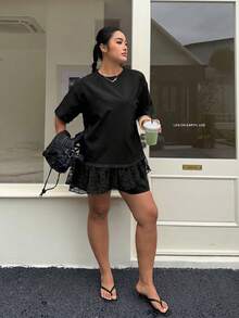 Muchica Plus Size Black Casual Loose Raglan Short Sleeve T-Shirt With Lace Patchwork - Black - View 9