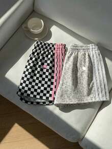 SHEIN EZwear 2026春夏新款豹纹运动马术标志两件套，女士休闲格纹豹纹针织拼接宽松短裤，适合运动爱好者、比赛日、暑假、音乐节、假日季穿着。动物纹两件套短裤，女士舒适短裤，豹纹短裤，女士夏季短裤，休闲条纹短裤 - 彩色 - 查看 3