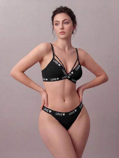 Liftille 女士简约心形与字母图案内衣套装