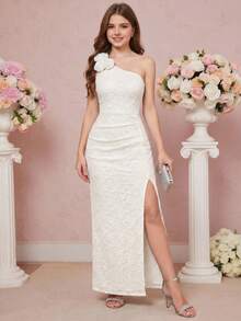 Pitira Vestido longo branco de renda com estampa floral 3D, um ombro só, cintura marcada e fenda alta para adolescentes. Ideal para festas e eventos formais luxuosos. Possui design plissado, modelagem justa e é perfeito para ocasiões formais elegantes, como casamentos e outras ocasiões. Perfeito para a temporada de casamentos. - Branco - Ver 1