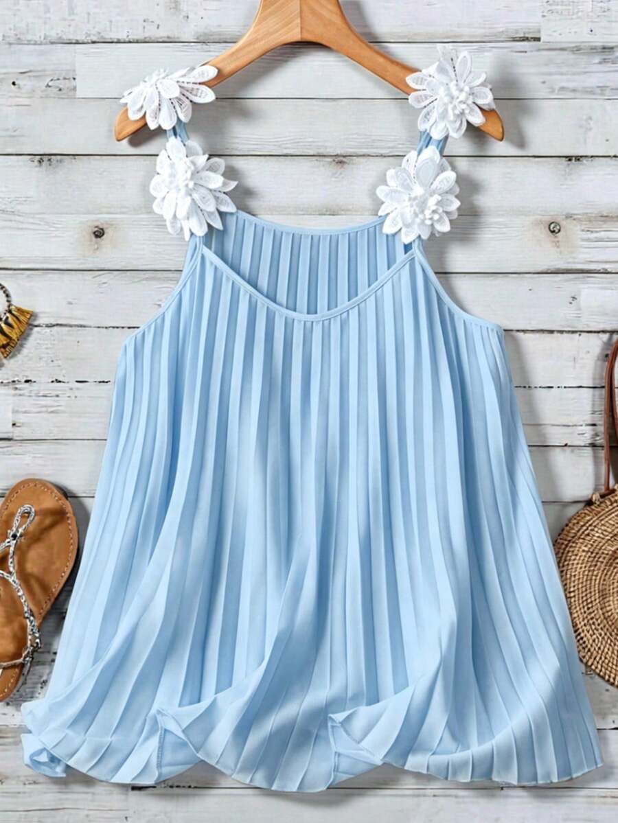 Linhara Camiseta sin mangas con pliegues y decoración floral en color blanco sólido para mujer de talla grande, uso diario elegante - Celeste - Ver 1