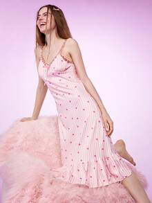 Notgurli Cute Ruffled Hem Heart Print Embroidered Floral Strap Women Nightgown - Pink - View 4
