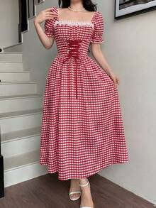 SHEIN PETITE 鄉村風紅白格紋夏季野餐長洋裝，復古格子方領蕾絲飾邊泡泡袖綁帶束腰收腰度假洋裝，適合嬌小女性 - 紅白色 - 查看 3