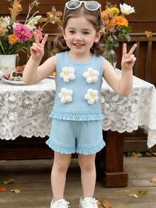 SHEIN Vintaside Kids 2件套女童钩针华夫格背心配荷叶边短裤，碎花图案，绿色，清爽夏季休闲度假装，活泼可爱 - 藍色 - 查看 9