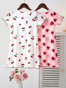 SHEIN 两件套女童睡衣套装，包括一件草莓雏菊印花睡衣和一件樱桃树叶印花睡衣，粉色和白色，轻盈顺滑的涤纶面料，短袖圆领连衣裙款式，舒适休闲，适合女孩穿着。 - 彩色 - 查看 2