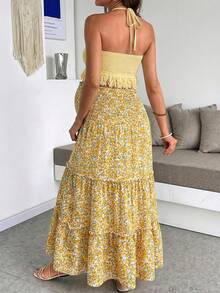 Bộ đồ bầu 2 món: Áo tank top cổ yếm viền tua rua và chân váy xếp ly in khẩu hiệu. - Màu vàng - Xem 4