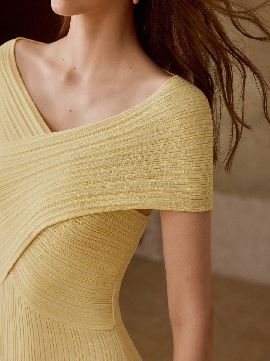 MOTF PREMIUM CONTRAST LACE OVERLAP NECK SWEATER DRESS - Light Yellow - View 2