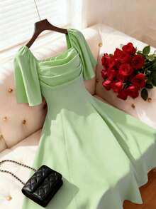 Elenzga Mẫu đầm mới về, cổ vuông, xếp ly phía trước, chất liệu chiffon, hở lưng, thắt eo, kiểu dáng thanh lịch dành cho nữ. - màu xanh lá - Xem 3