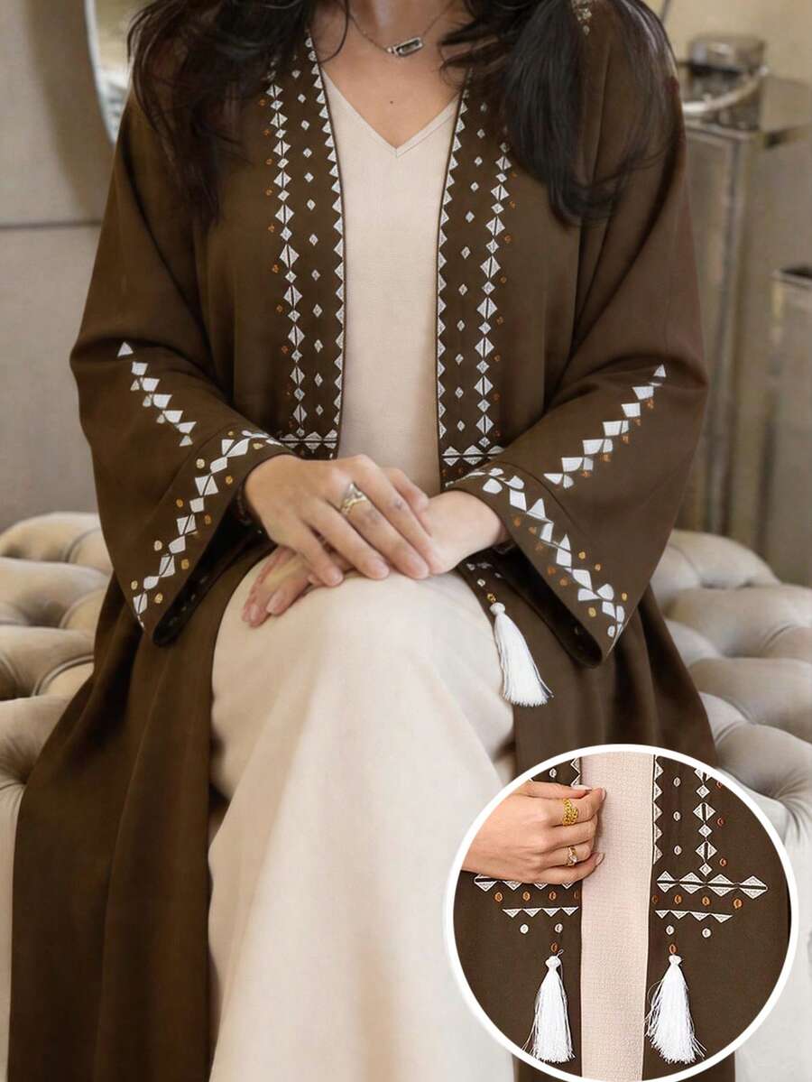 Al Najma Abaya élégante à broderie géométrique pour femmes grandes tailles - Marron - Voir 1