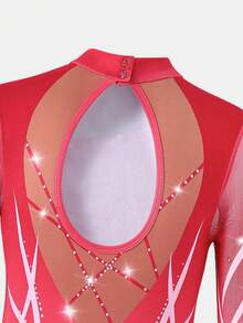 SHEIN 女童皇家红长袖花样滑冰服，水晶印花设计，高弹修身剪裁，搭配光滑透明网纱裙摆，专为滑冰练习、团体比赛和训练中的流畅性和闪亮效果而设计。 - 紅色 - 查看 3