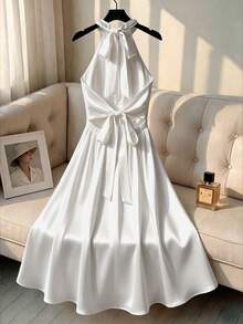 GlowEve Đầm satin trơn cổ yếm hở lưng - trắng - Xem 2