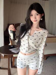 DAZY 3件套女士蝴蝶结印花吊带背心+前扣长袖上衣+短裤休闲套装 - 白色 - 查看 5