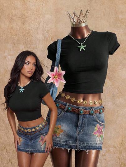 Elin Vora Solid Color Slim Fit Crop Top T-Shirt