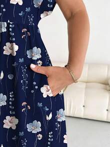 SHEIN Essnce 大码夏季休闲碎花V领系腰连衣裙 - 藏蓝色 - 查看 4