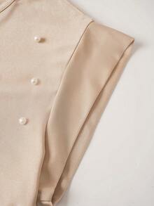 GlowEve 女士优雅圆领荷叶袖T恤，光滑面料，珍珠点缀，休闲上衣，日常通勤夏季度假女式衬衫 - 香檳色 - 查看 5