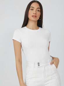 SHEIN BASICS 女款素色短袖修身休閒百搭T恤上衣 白色上衣 - 白色 - 查看 5
