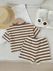 SHEIN LMoss Kids 2件套女婴针织条纹圆领T恤和短裤套装 - 棕色 - 查看 2