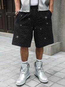 PAVTROS Phong cách đường phố dành cho nam giới trẻ tuổi, sản phẩm đa năng: Quần short nam dáng rộng, cạp chun, đính đá lấp lánh. Thích hợp cho phong cách đường phố, mặc thường ngày, đi chơi cuối tuần, lễ hội âm nhạc, tụ họp bạn bè và các dịp xã hội khác của giới trẻ. Chiếc quần short này là một món đồ đa năng không thể thiếu trong tủ quần áo của phái mạnh, là món quà tuyệt vời dành cho bạn trai hoặc chồng. - màu đen - Xem 4