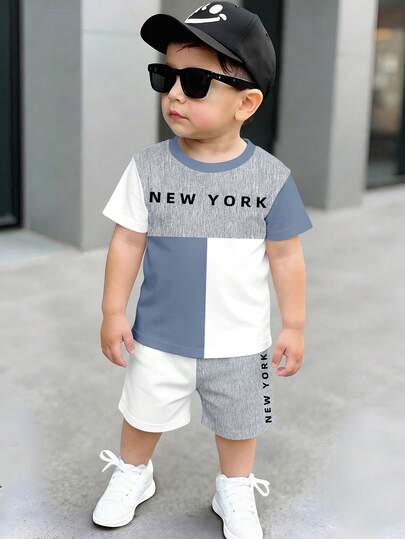 SHEIN Bộ áo thun đơn giản thường ngày cho bé trai, thích hợp cho mùa hè, họa tiết phối màu cổ điển, in chữ New York kinh điển.