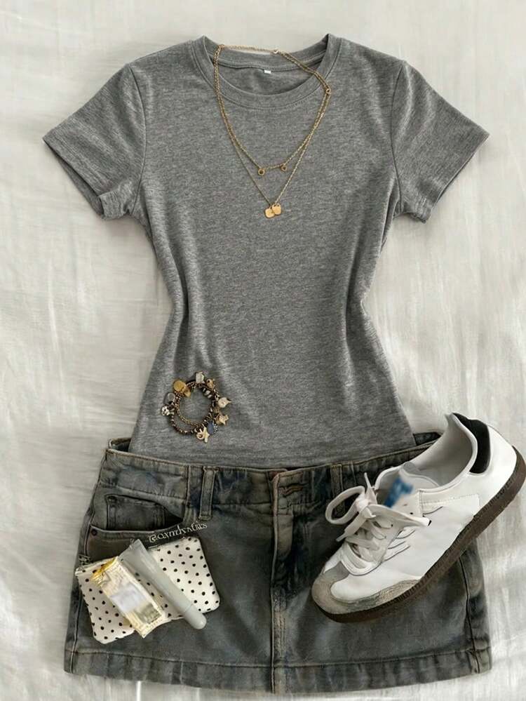 Solid Color Round Neck Fitted Short Sleeve Women T-Shirt