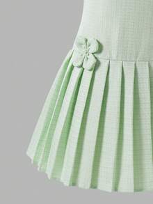 SHEIN Elladie kids 少女彼得潘领3D蝴蝶结花卉装饰褶皱下摆A字连衣裙，优雅百搭，舒适时尚 - 綠色 - 查看 5