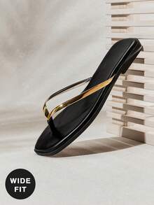 VACAZURE #宽楦 UrbanLuxe 女士电镀黑色 TPU 鞋带黑色人字拖 – 简约、光泽、舒适的夏季必备单品。 - 黑色 - 查看 3
