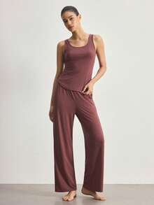 Ocili Minimalist, Comfortable, Casual, Easy Care Women's Sleeveless Top And Soft Pants Pajama Set - Burgundy - View 2