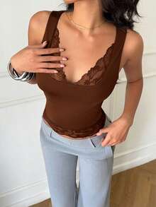 Aloruh 女士性感方领蕾丝拼接纯色黑色吊带背心，波西米亚风度假性感背心 - 咖啡棕 - 查看 3
