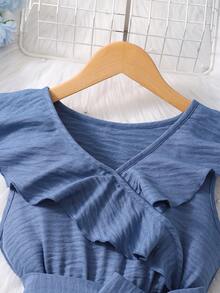 SHEIN 2 piezas Conjunto de pantalones largos con volantes y cuello en V elegante para niñas con cinturón - Azul - Ver 8