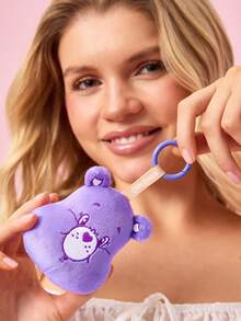 SHEIN X Care Bears 1 Stück süßer Bär Plüsch Anhänger, exquisite Stickerei, süße Bärform, kann an Taschen und Schlüsseln aufgehängt werden, lila Bär - Verschiedenfarbig - Übersicht 4