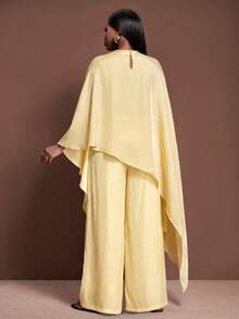 SHEIN CURVE+ 黃色夏季優雅波希米亞風大尺碼女款亮面布料披肩上衣與寬腿褲兩件套，曲線尺碼 US22，海邊度假派對穿搭 - 淡黃色 - 查看 2