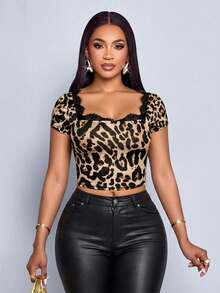 SOLERSUN Top de primăvară/vară pentru femei, cu imprimeu leopard, dantelă, decolteu pătrat, mânecă scurtă, stil casual, elegant și sexy, pentru zi de zi, naveta, birou, petreceri, ieșiri, întoarcerea la școală, Ziua Îndrăgostiților - Maro - Vizualizare 3