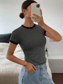 DAZY Camiseta de verano para mujer con rayas, manga corta y acolchado incorporado, estilo casual de calle - Blanco y Negro - Ver 8