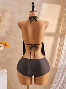 Bộ đồ bơi nữ gồm áo tankini cổ yếm xếp ly họa tiết bướm đính đá, quần short, thích hợp cho kỳ nghỉ hè. - màu nâu - Xem 2