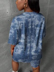 SHEIN CURVE+ 大码蓝色扎染图案露脐上衣和紧身短裤套装，休闲夏季装扮，适合Y2K风格、音乐节等场合。 - 彩色 - 查看 2