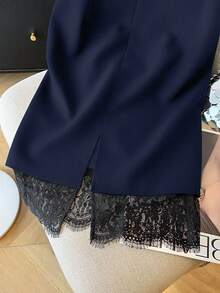 GlowEve CURVE 大码优雅撞色蕾丝高开衩半身裙，夏季 - 藏蓝色 - 查看 4