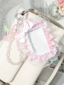 ROMWE Kawaii 1. Móc khóa tình yêu tự làm hình cô gái Nhật Bản ngọt ngào và dễ thương, mềm mại và đáng yêu, màu hồng hai chiều, làm thủ công, đính cườm, hình dạng đặc biệt, cánh sao, chấm bi, biểu tượng âm thanh, đám mây, cánh thiên thần, ren trắng rỗng, nơ hai lớp, ren xếp ly, vỏ bọc trượt bằng acrylic trắng, vỏ bọc thẻ, vỏ bọc thẻ ID, vỏ bọc thẻ sinh viên, vỏ bảo vệ thẻ sao, phụ kiện móc khóa tình yêu tự làm, mặt dây chuyền túi xách, thích hợp cho nhân viên văn phòng, sinh viên, các cô gái dự tiệc và phụ nữ sử dụng hàng ngày, quà tặng ngày lễ. - Màu hồng - 156 - Xem 5