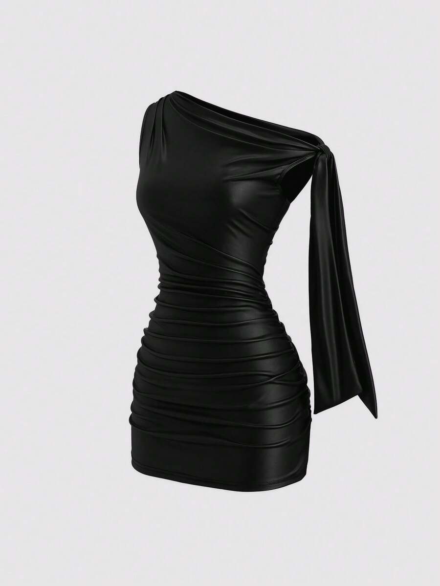 Sweetra Nuevo vestido mini de verano de ajuste ceñido con cuello asimétrico, cintura fruncida y detalles de volantes laterales, en tela elástica con revestimiento de color vino tinto, adecuado para club, fiesta, cóctel y uso diario - Negro - Ver 1