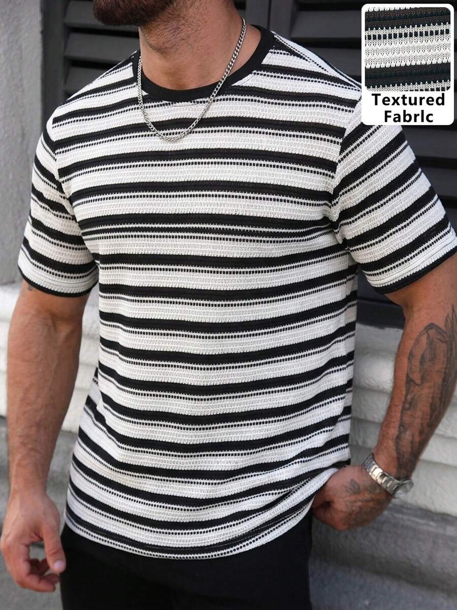 Manfinity CasualCool 男士透气网眼圆领短袖T恤，畅销款，适合男士休闲、商务、日常穿着、派对、聚会等场合，可自穿或送礼。春秋季流行短袖T恤 - 黑與白 - 查看 1