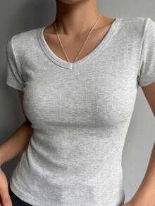 Dazy Star Camiseta de mujer de unicolor con cuello en V, ajuste ceñido y manga corta, versátil para el verano - Gris Claro - Ver 3