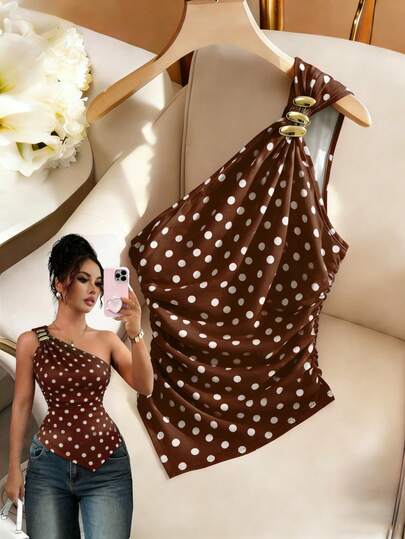 Franclia Blusa/Top/Camiseta asimétrica con estampado de lunares rojos, cuello asimétrico/asimétrico, decoración de botones metálicos, plisado asimétrico, adecuado para el Día de San Valentín, citas, vuelta al cole, verano, playa, vacaciones, lunares retro