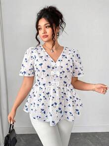 SHEIN Clasi Chemise décontractée à manches courtes, taille cintrée, col en V, avec décoration de nœud, imprimé floral numérique, en jacquard tissé, faux coton, avec broderie de pétales ajourés. Convient pour les sorties, les fêtes, la plage, les vacances. Tailles plus. - Multicolore - Voir 4
